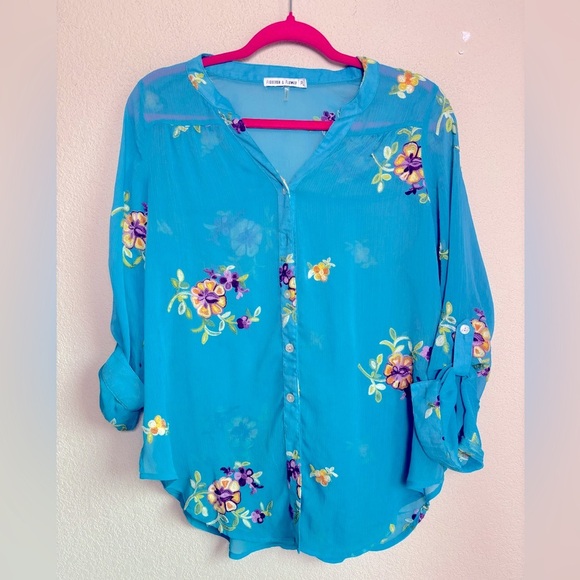 Fig & Flower Teal Blue Chiffon Floral Embroidered Roll Tab Sleeve Blouse LP - Picture 1 of 10